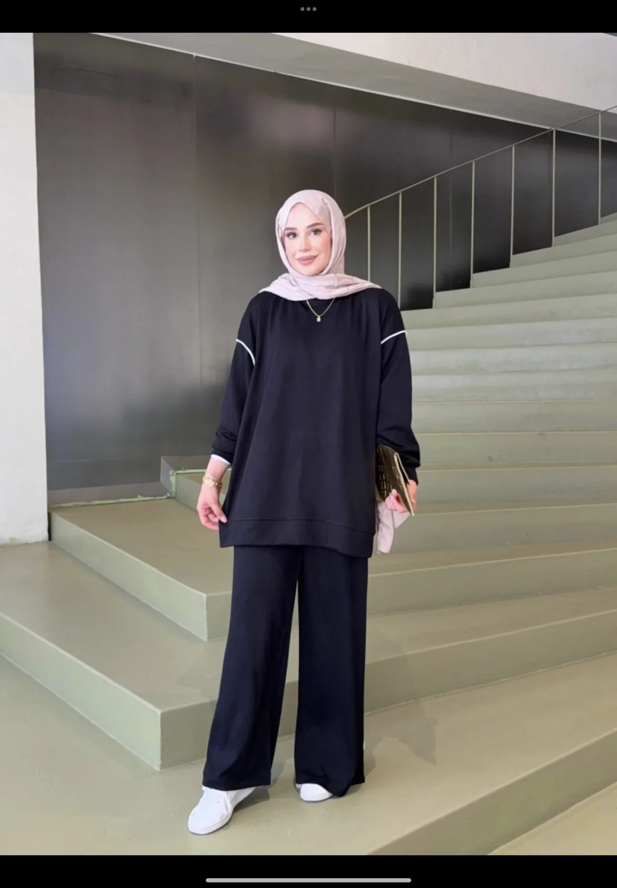 تراك خط ابيض - أسود