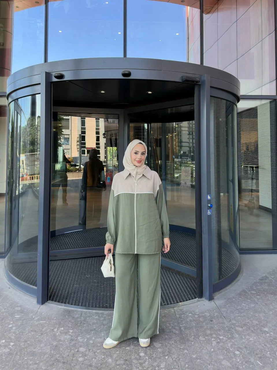سوت لونين - Image 1